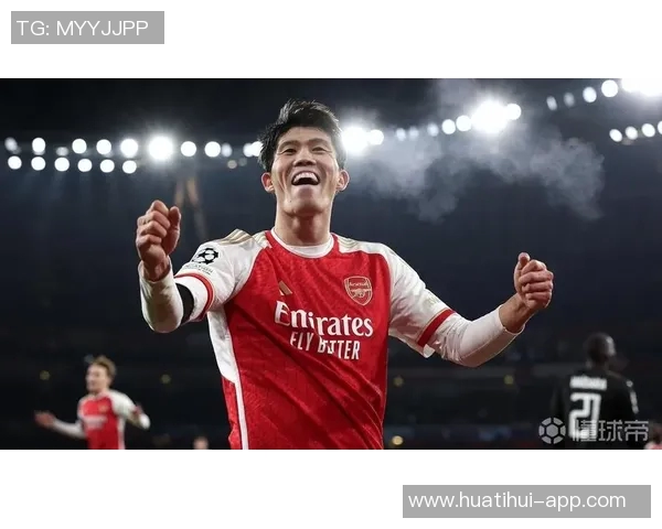 富安健洋抵达阿姆斯特丹明天将进行阿贾克斯体检开启新篇章