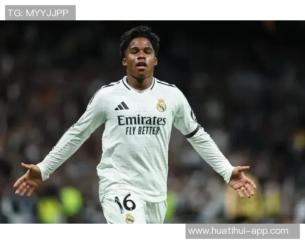 里昂以500万欧元先租后买19岁巴黎后卫卡马拉的转会消息解析