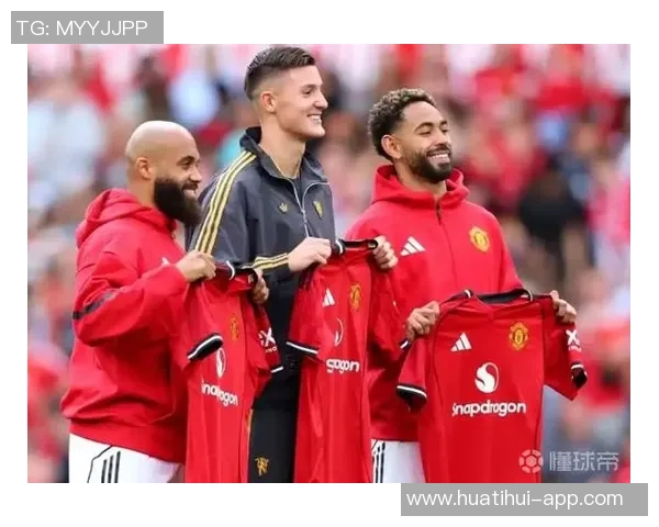 姆伯莫回忆曼联球迷热情并强调三叉戟仍需提升的关键点